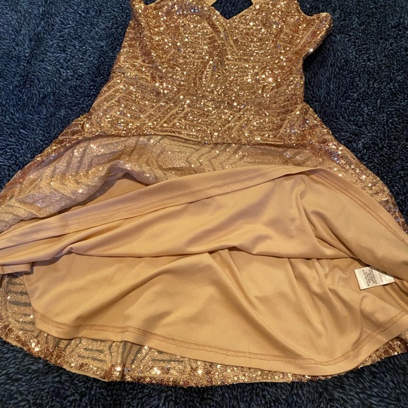 NWT Lulu’s Rose Gold Sequin Skater Dress - Picture 5 of 10